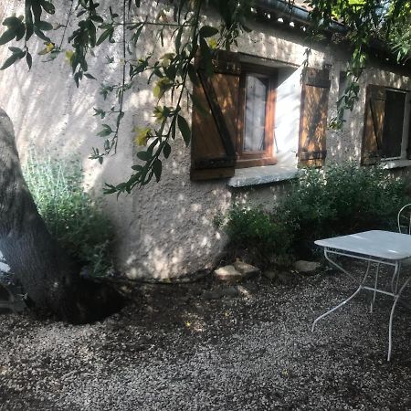 Studio Mitoyen / 2 Personnes Hyeres Exterior photo